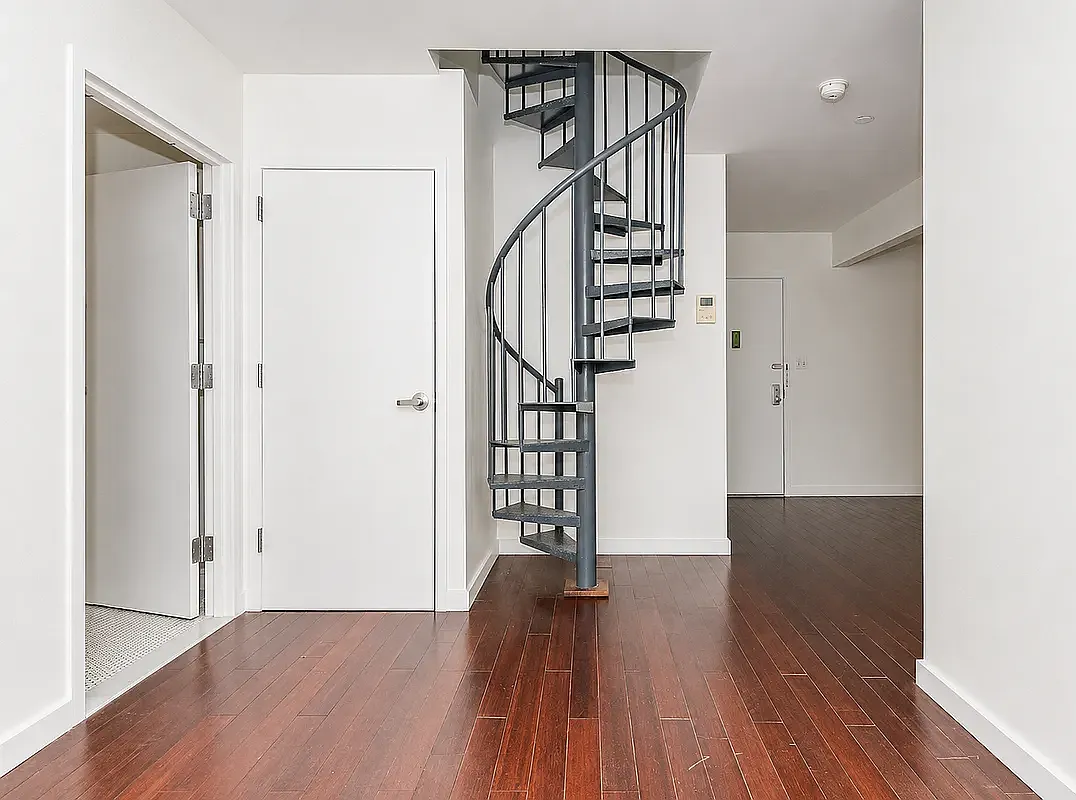 286 Stanhope Street — Photo 2