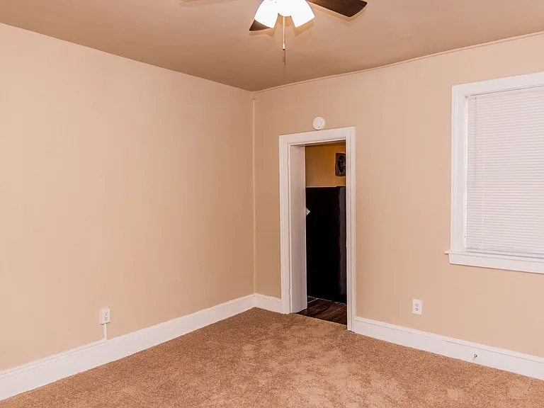 1019 W Leigh St — Photo 7