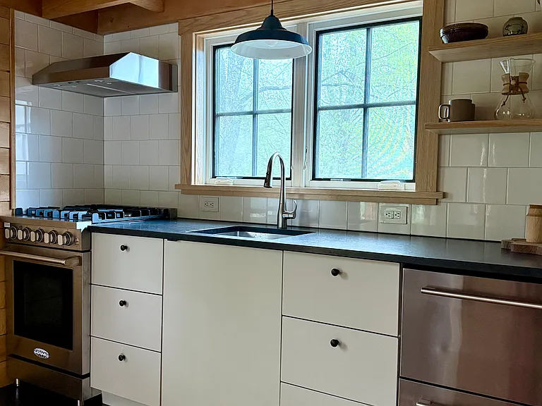 342 N Plain Rd — Photo 4