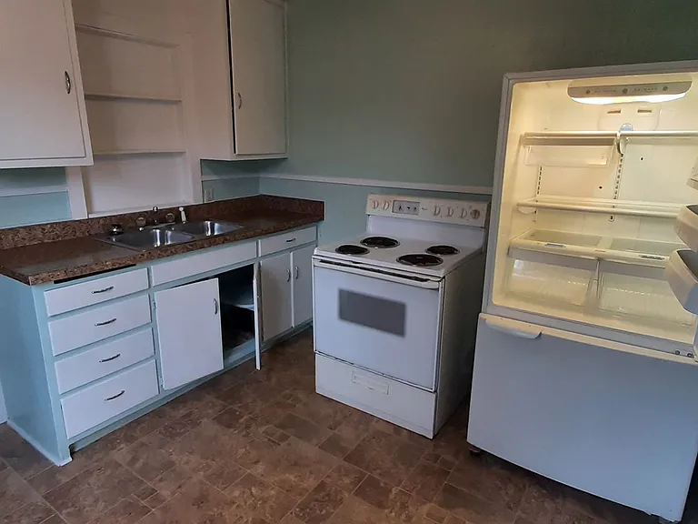 1301 W Vine Ave — Photo 7