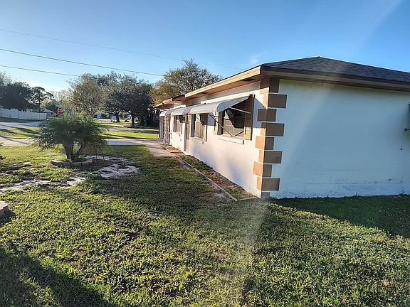 4th image of 1509 Camphor Ave