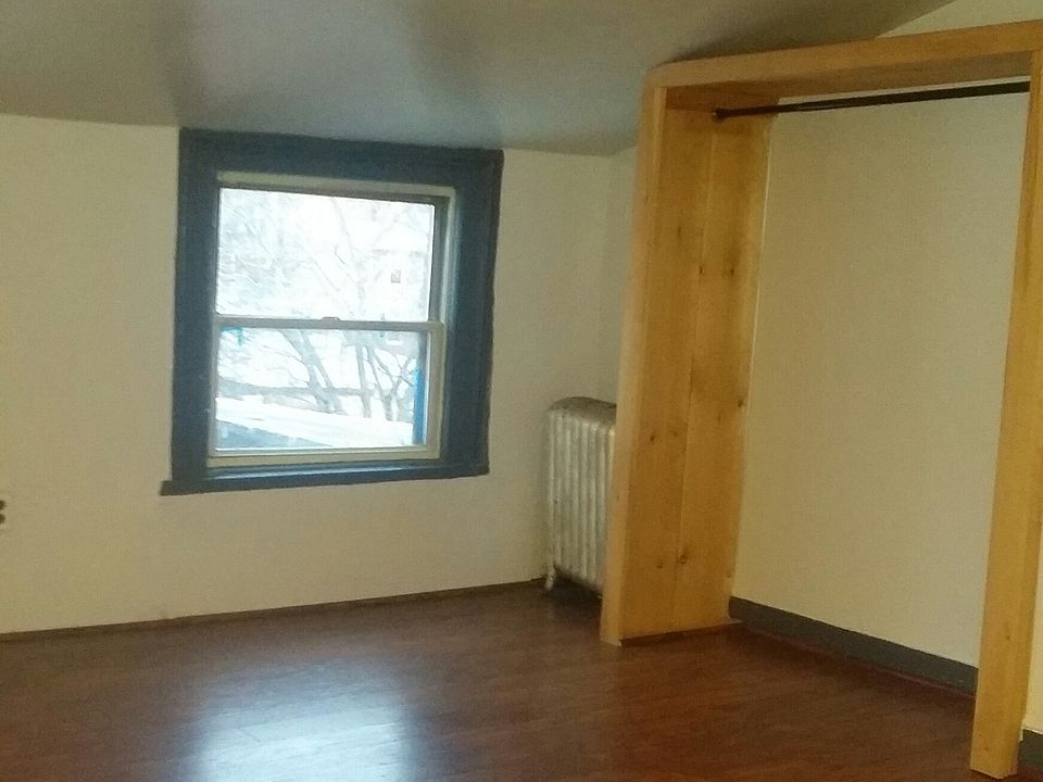 2nd image of 219 Franklin Ave