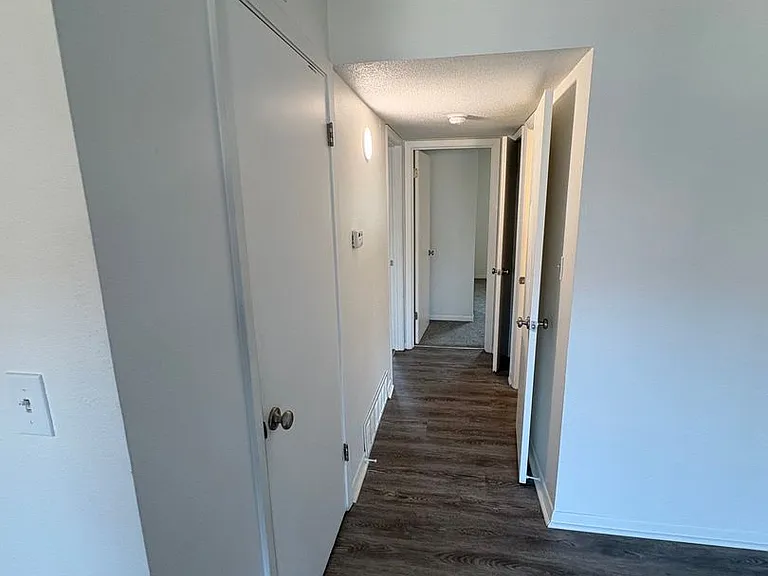 6224 Robinson St #4 — Photo 13