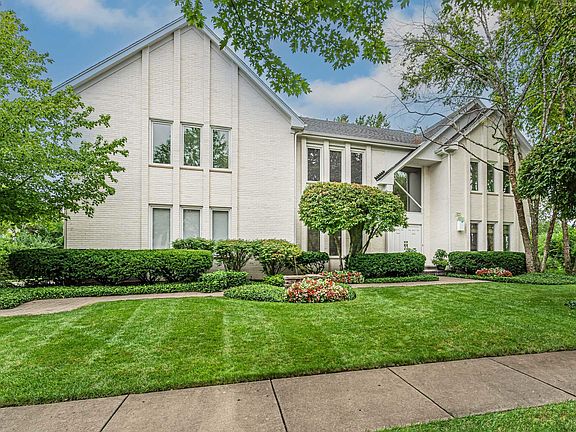 3rd image of 321 Foxford Dr