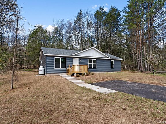 3rd image of 43 Pinehurst Drive E