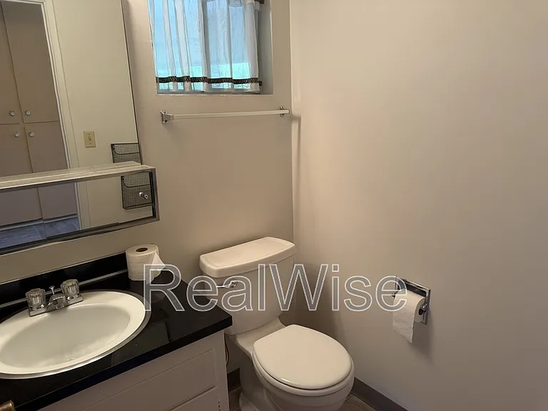 710 NW Midland Ave — Photo 47