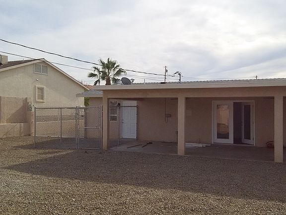 4th image of 2609 Huntington Dr