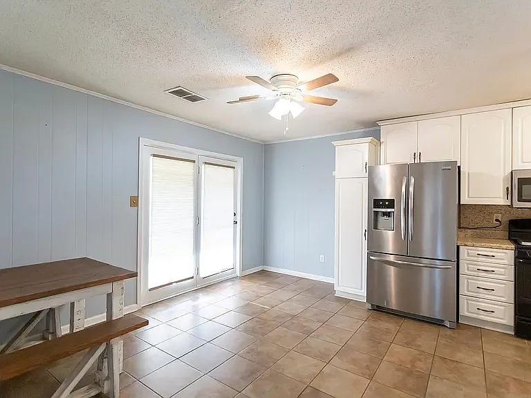 130 Country Club Dr — Photo 11
