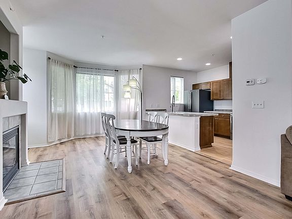 4th image of 2095 Simmons St Unit A
