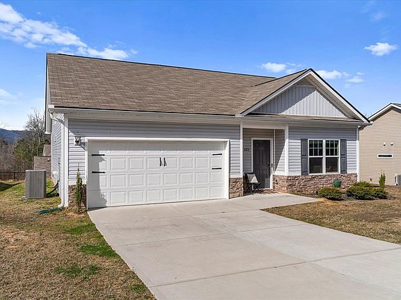 2nd image of 321 Collington Cir