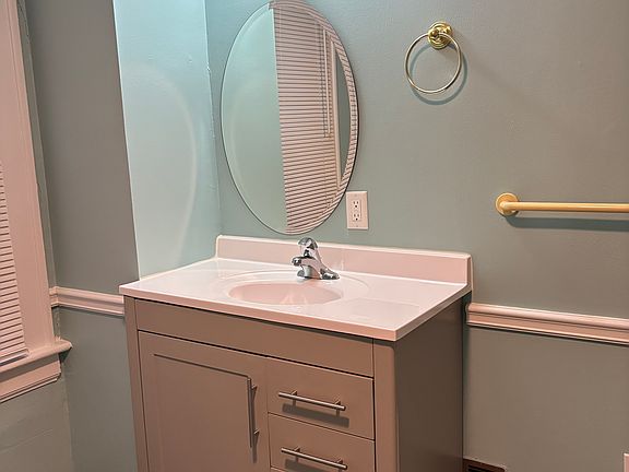 36" vanity with storage space