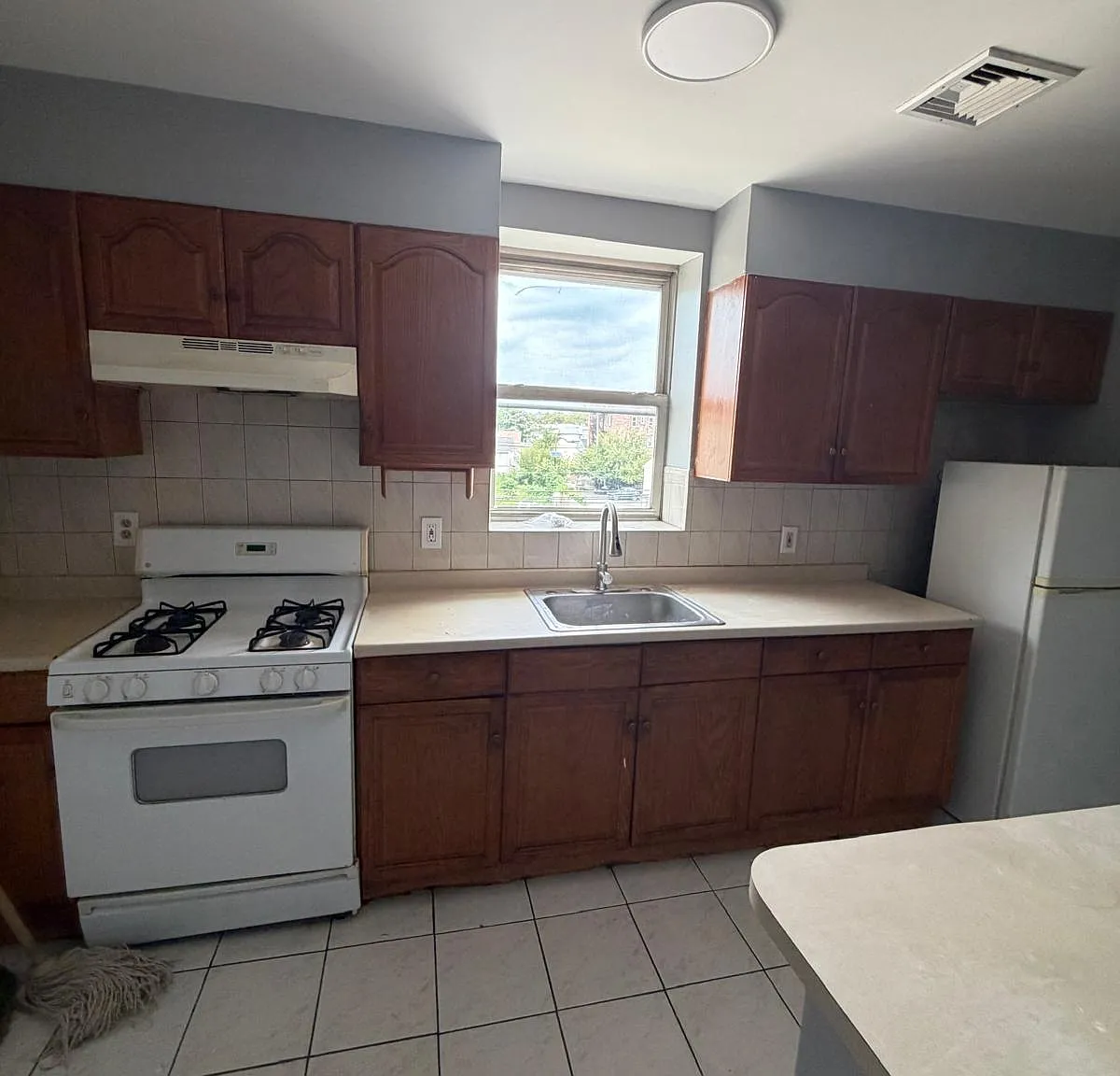 2 bed, $1,750 — Photo 4