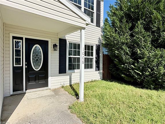 3rd image of 1008 Rowe St