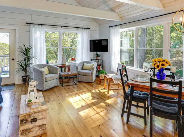 21 Sandy Point Rd #Id1694726p, Stockton Springs, ME 04981