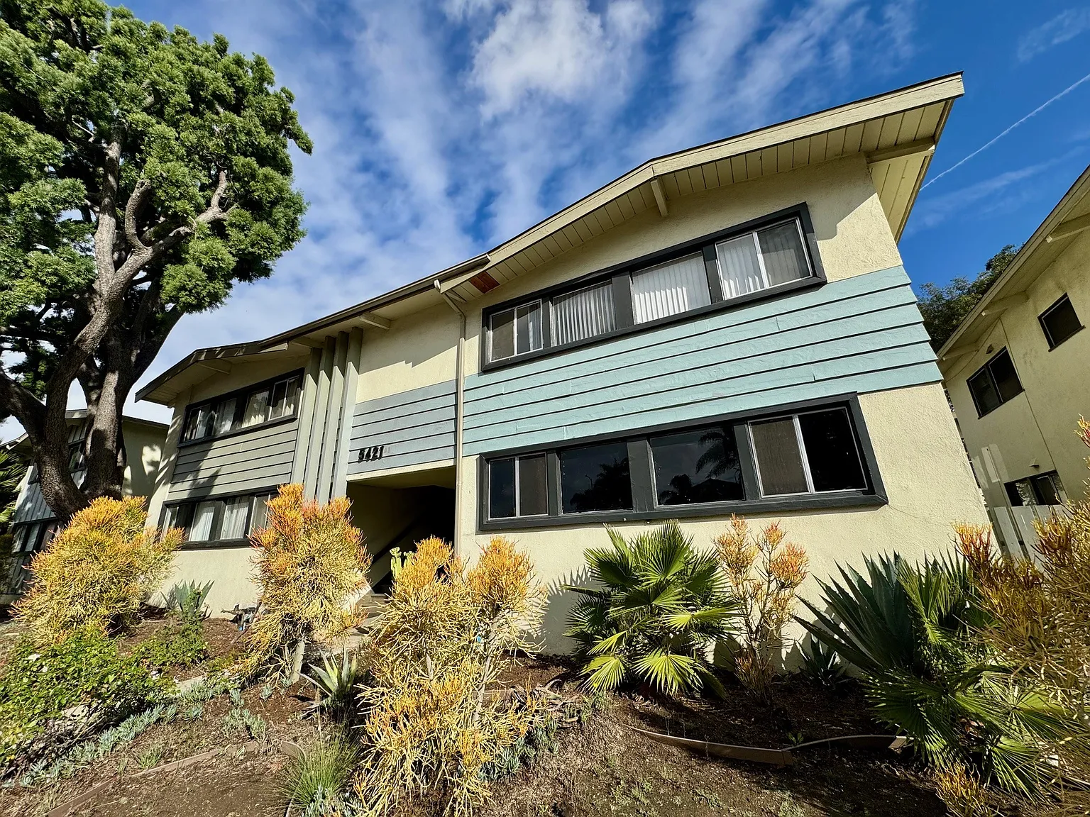 5415 West San Vicente — Photo 2