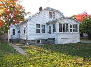 32 Stuart St, Springfield, MA 01119