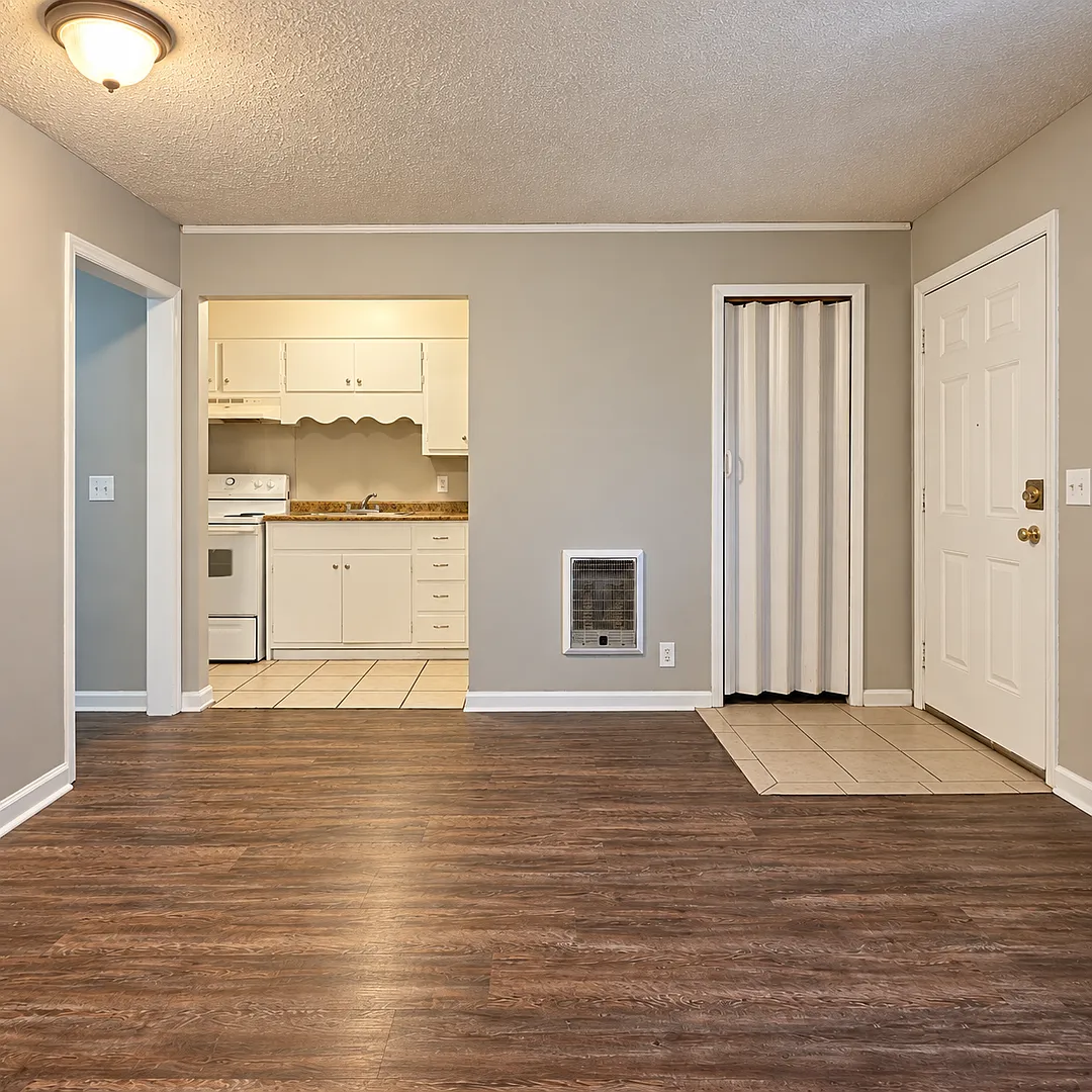 Move In Special! 1BR / 1BA Apartment - Under New Management — Photo 4