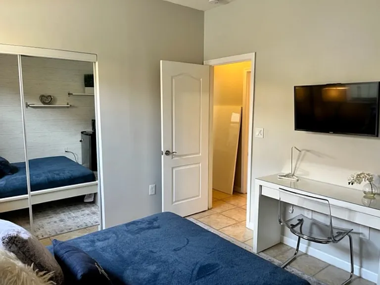 SW 25th Ct — Photo 3