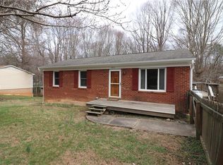 4913 Kaysboro Dr, Winston Salem, NC 27105
