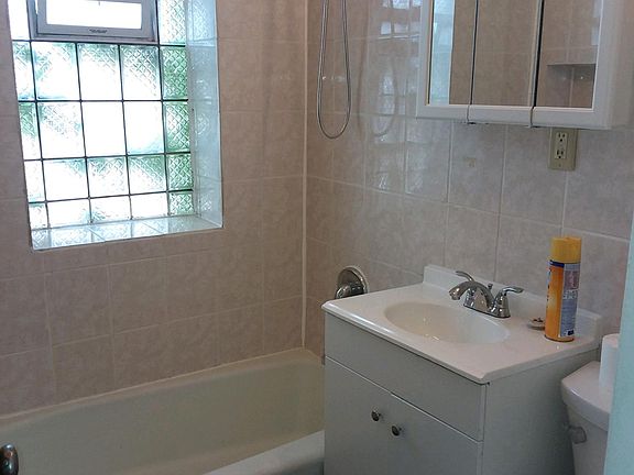 4th image of 327 N Mason Ave #3