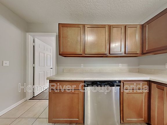 4th image of 1404 Ottawa Ave