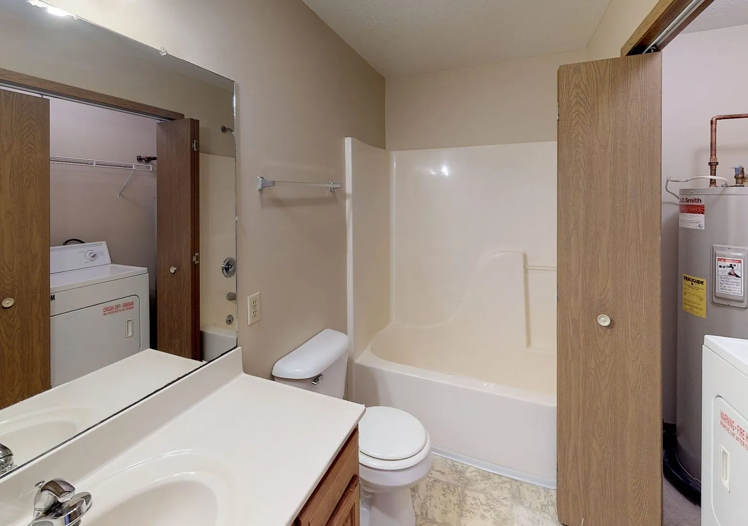The Gables Apartments — Photo 2