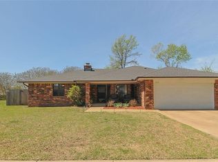 2318 Louise Ln, Norman, OK 73071