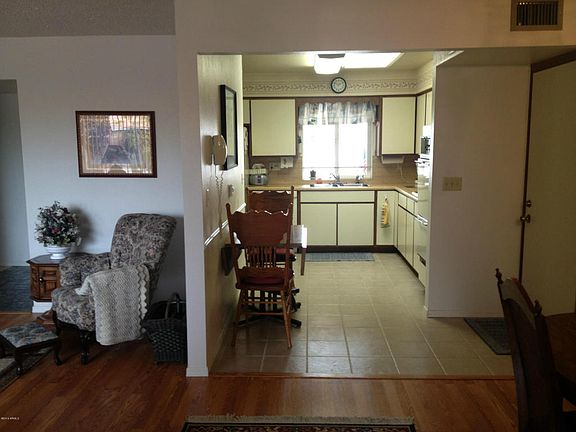 5th image of 1042 S Roanoke