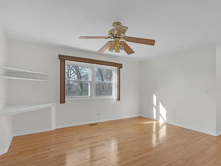 5370 Sequoia Ct — Photo 11
