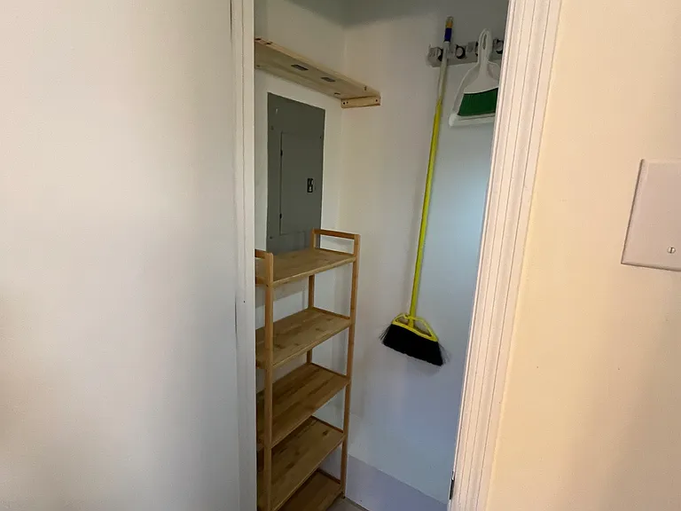 723 Poplar St — Photo 10