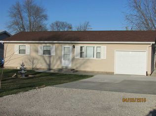 1011 13th St, Silvis, IL 61282