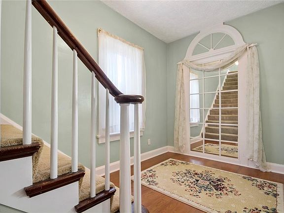 4th image of 11 Newton Ave