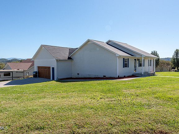 3rd image of 130 Dustin Ln