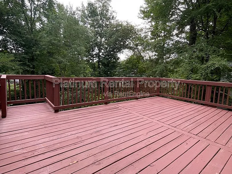 870 Ingleside Dr — Photo 32