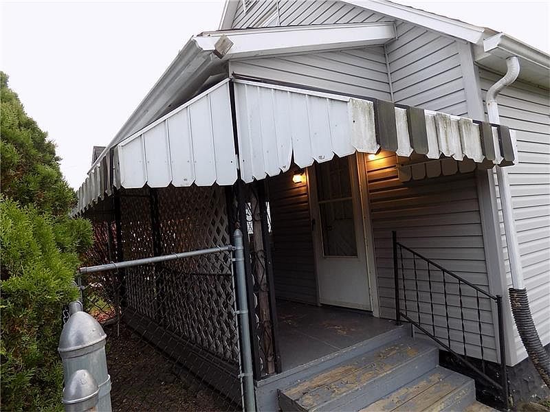 2nd image of 1146 Mary St
