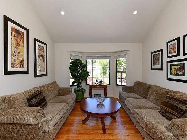 3489 Westminster Way — Photo 9
