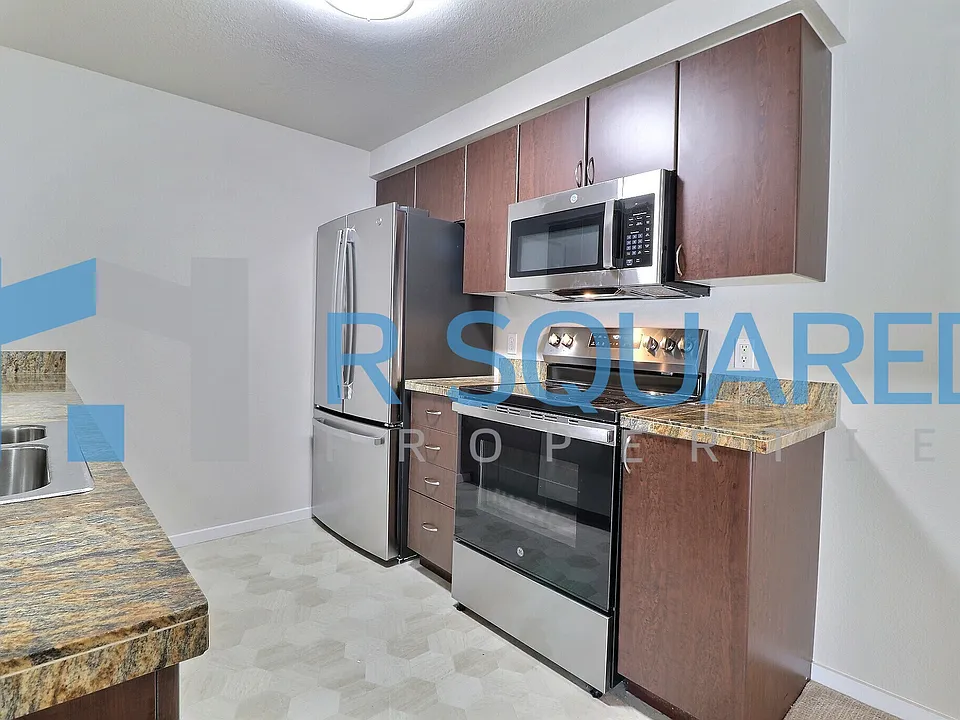 916 3rd Ave #A304