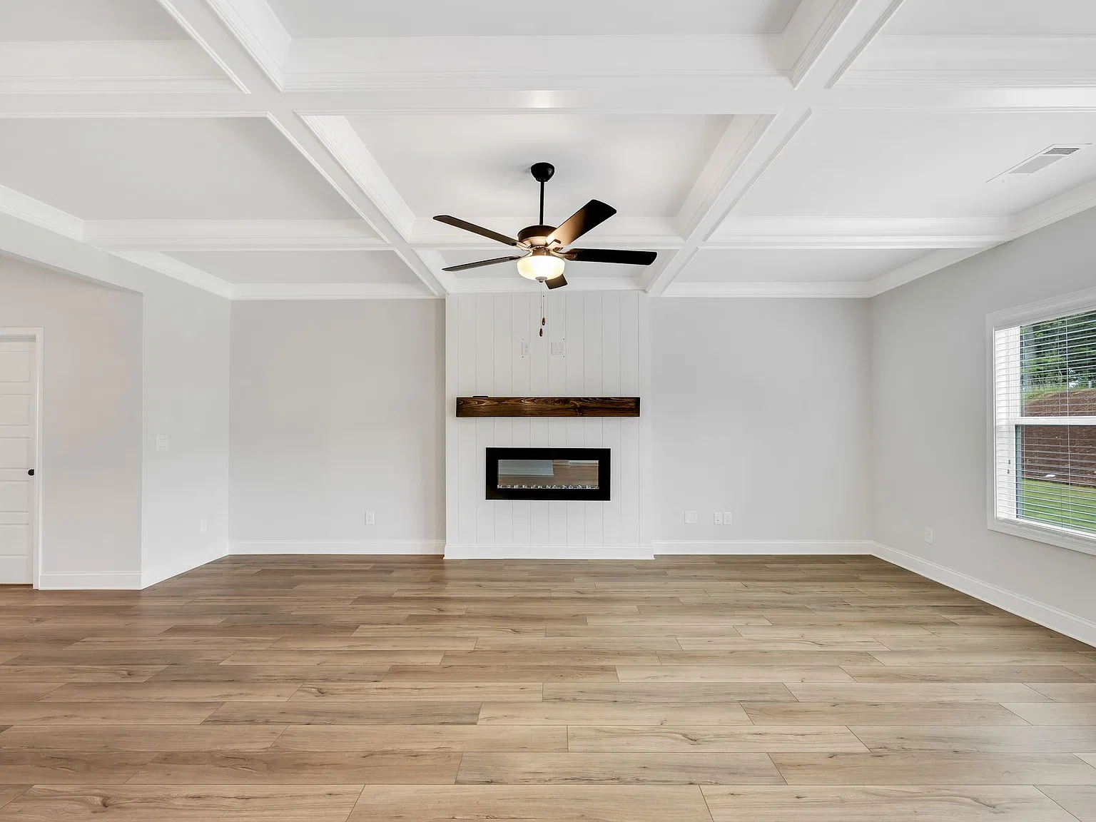 4 bed, 2278 sqft, $2,300 — Photo 2