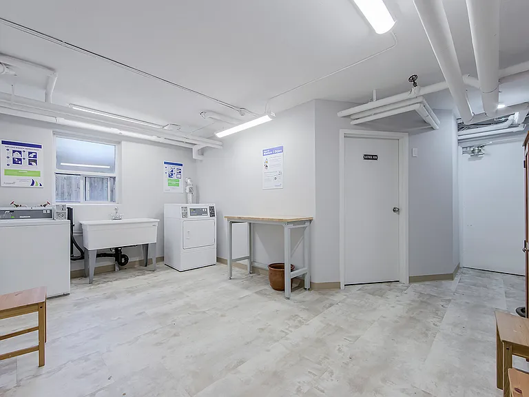 262 Reynolds St — Photo 10