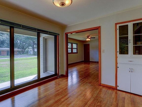 3rd image of 305 Felicie Dr