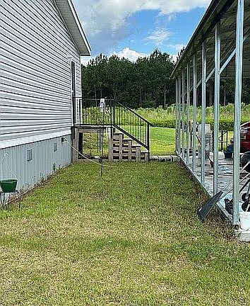 2nd image of 5571 Bowen Rd