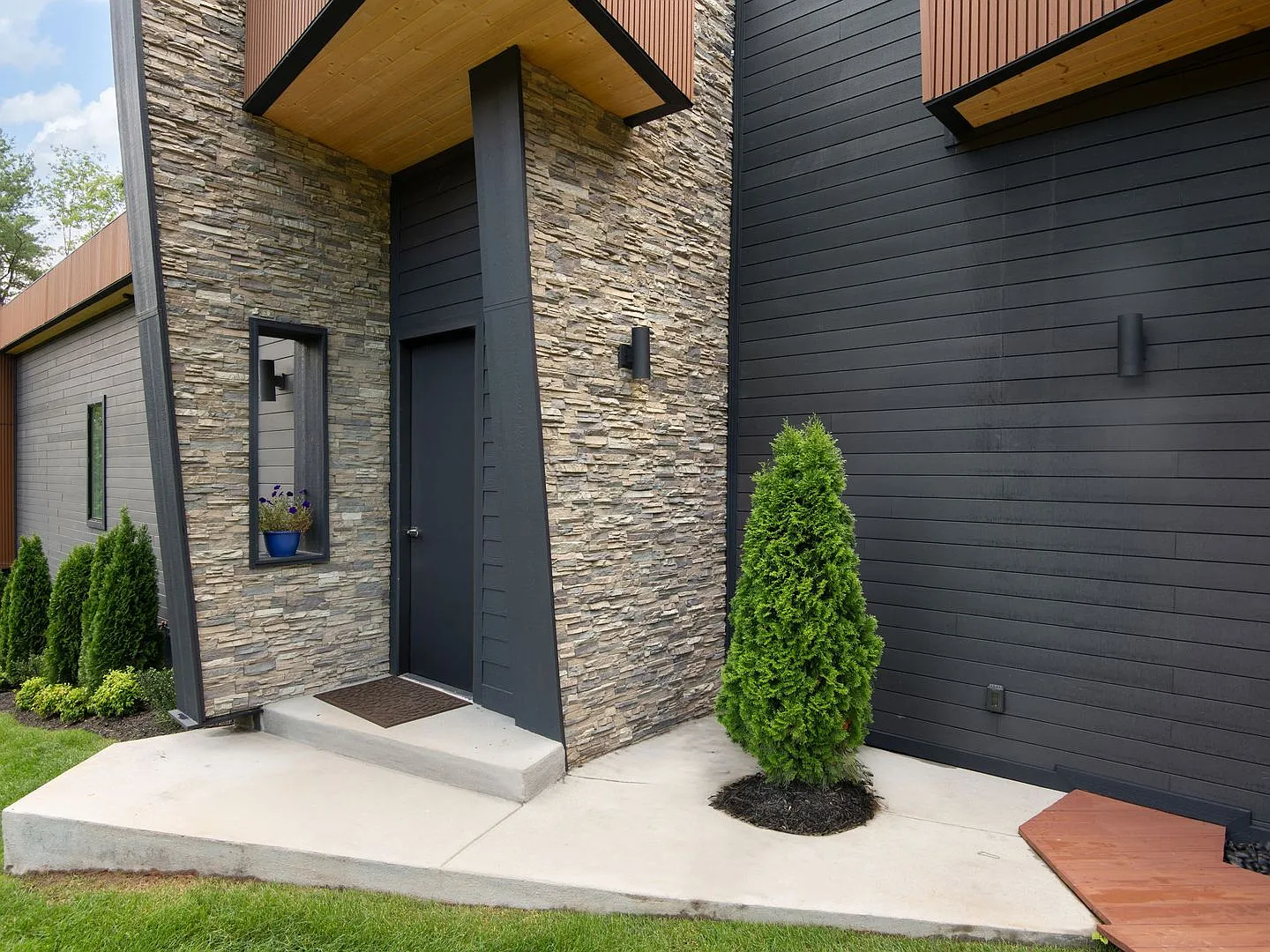 New Home - Modern Luxury in Mills River — Photo 3
