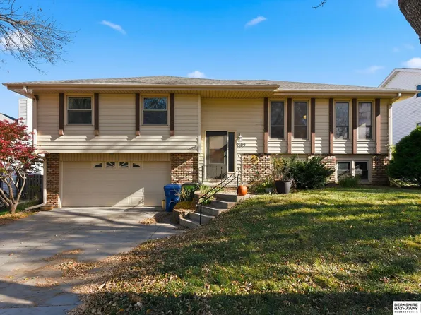 1509 Beechwood Ave, Papillion, NE 68133