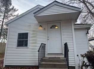 40 Oneida Ave, Selden, NY 11784