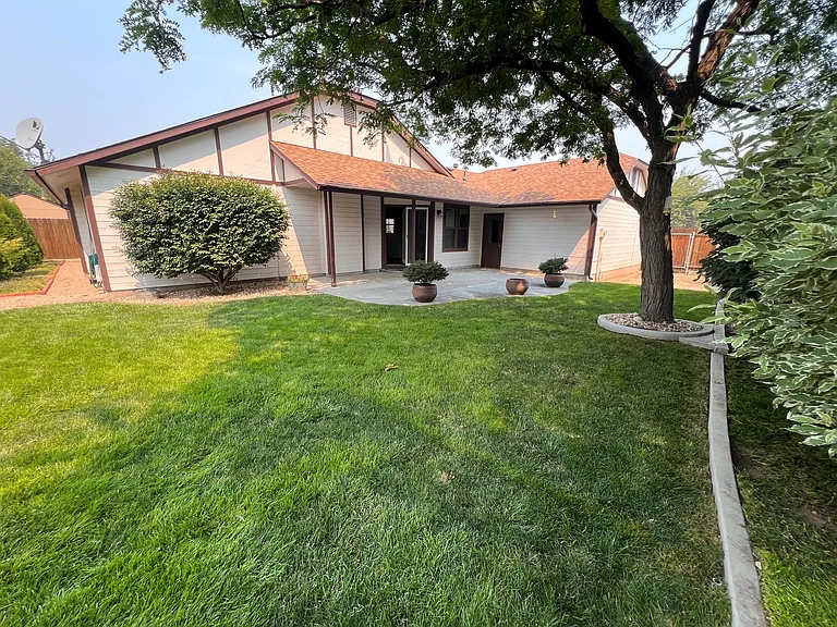 12383 W Sitka Dr — Photo 24