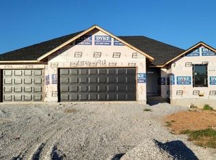 918 S Silverwood Ln, Nixa, MO 65714