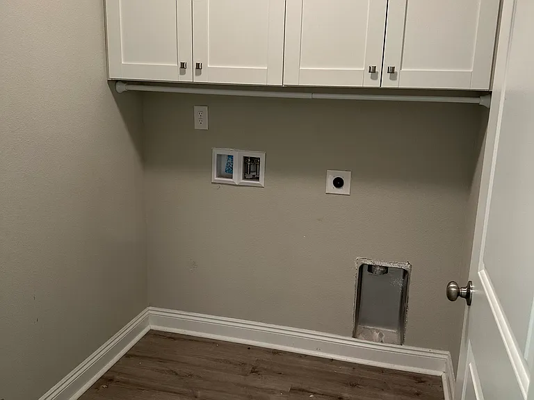 5628 Charter Cir — Photo 6