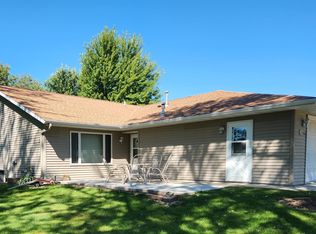 10 5th Ave NW, Hayfield, MN 55940
