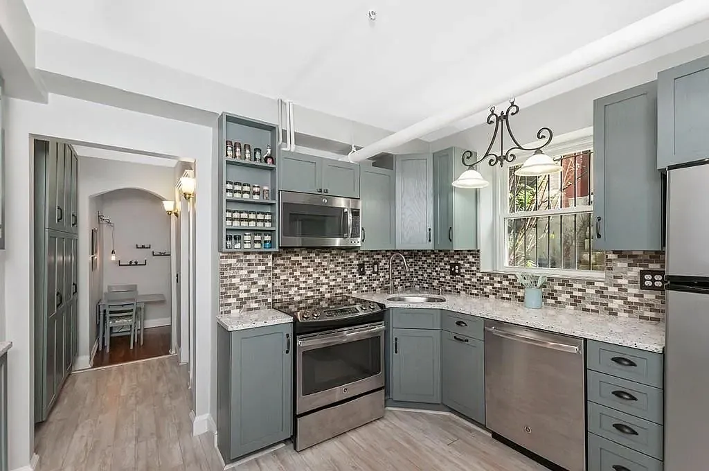 2 bed, 691 sqft, $2,800 — Photo 3