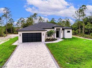 915 Lincoln Ave, Lehigh Acres, FL 33972